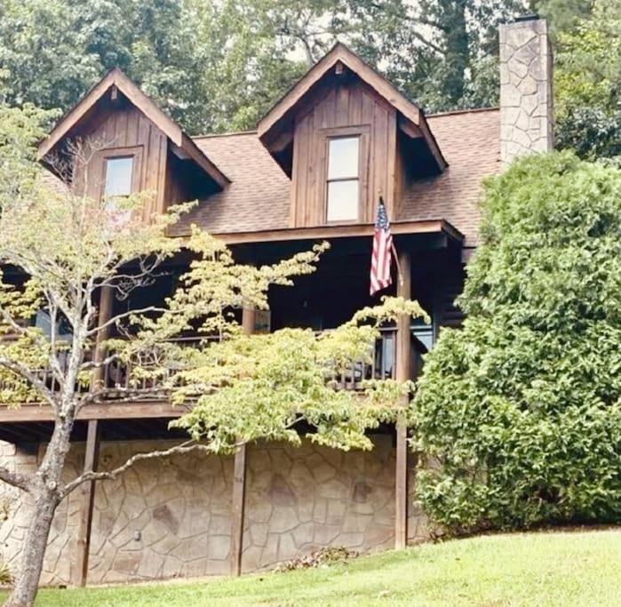 Rustic Black Bear Cabin ピジョンフォージ エクステリア 写真