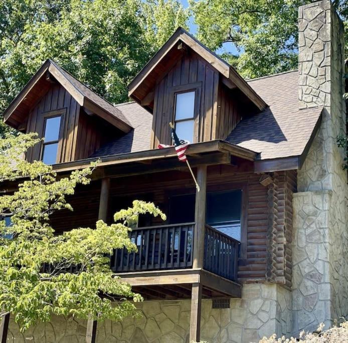 Rustic Black Bear Cabin ピジョンフォージ エクステリア 写真